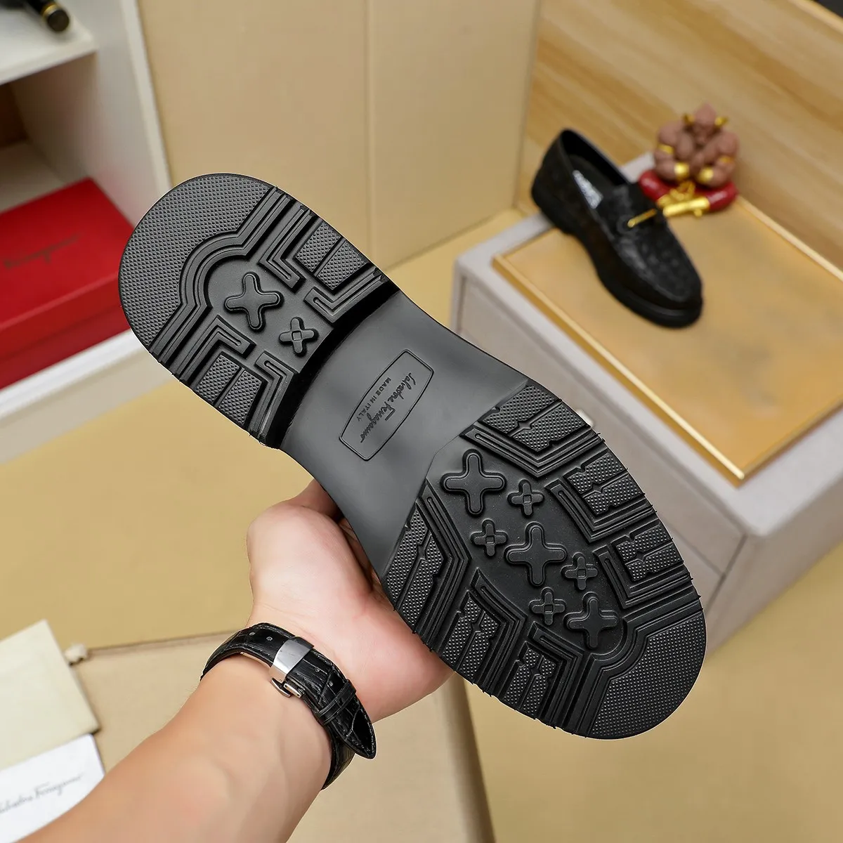 Men's shoes 💰500 Ferragamo [Ferragamo] top imported suit men's shoes 💯Original copy of the official website, product materials: selected imported embossed calfskin + luxury hardware buckle accessories ~ imported water-dyed cow 🐂 leather lining. Strong three-dimensional visual effect, original combination outsole, multiple colors available😘 Size: 38-44 (.45.46. Customized)